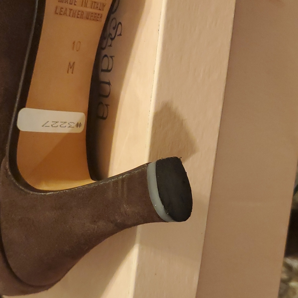 Shoe - Picture 6 of 10